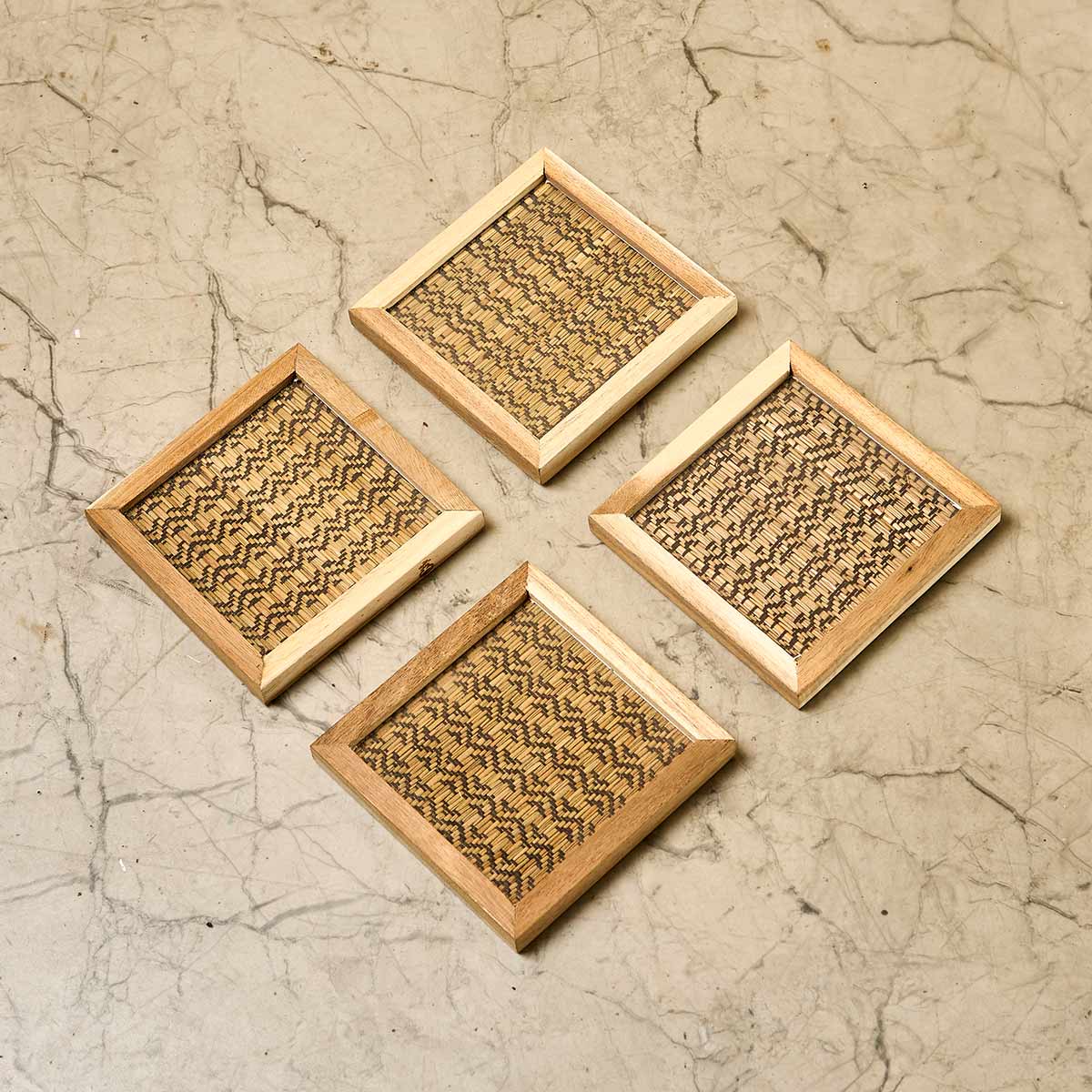 Wooden Framed Black & Gold Madur Coaster (Set of 4)