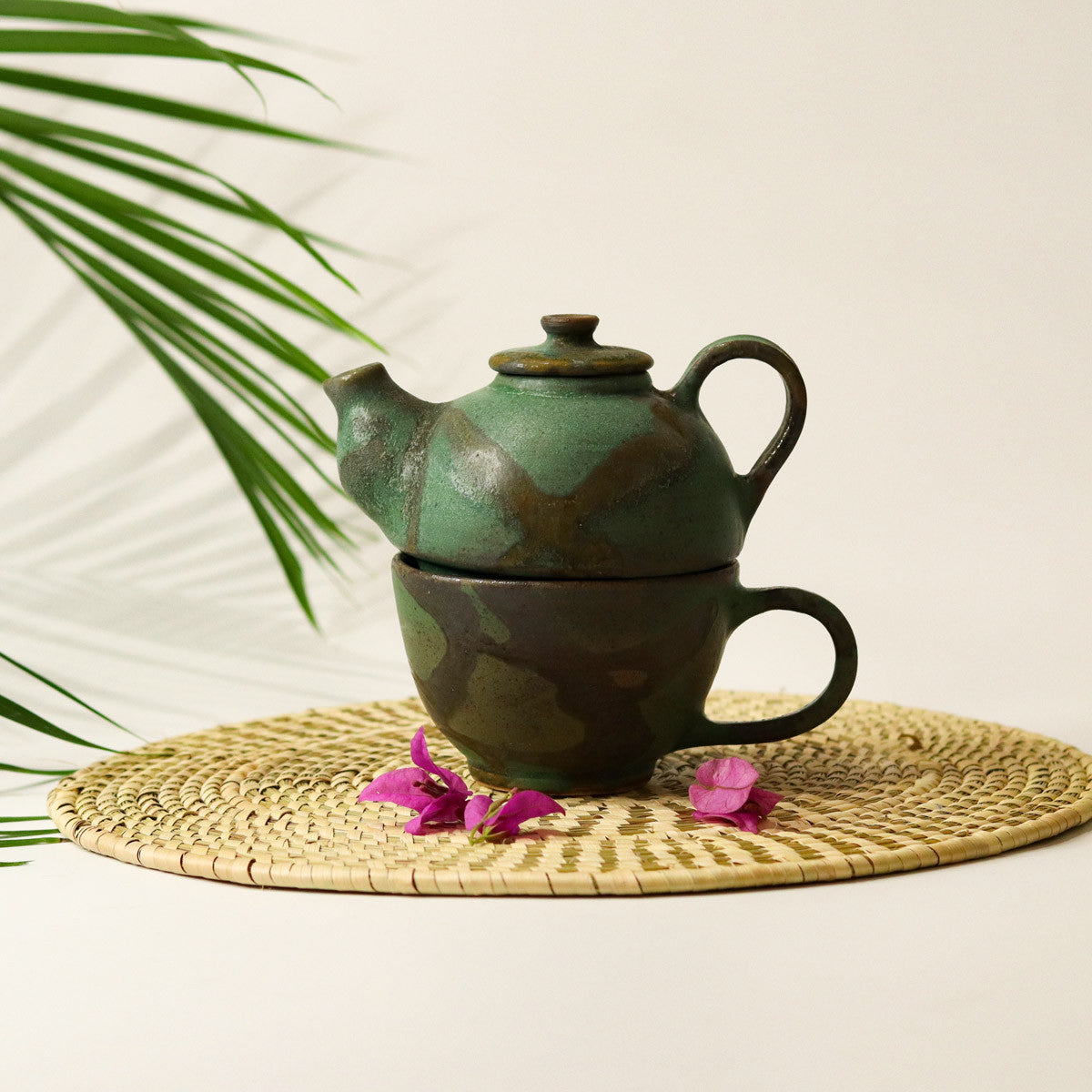 Single Teapot with Cup (Matt Green)