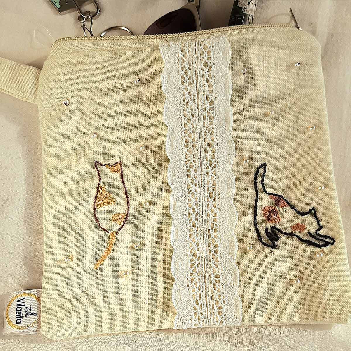 'Two Calicos' Embroidered Travel Pouch