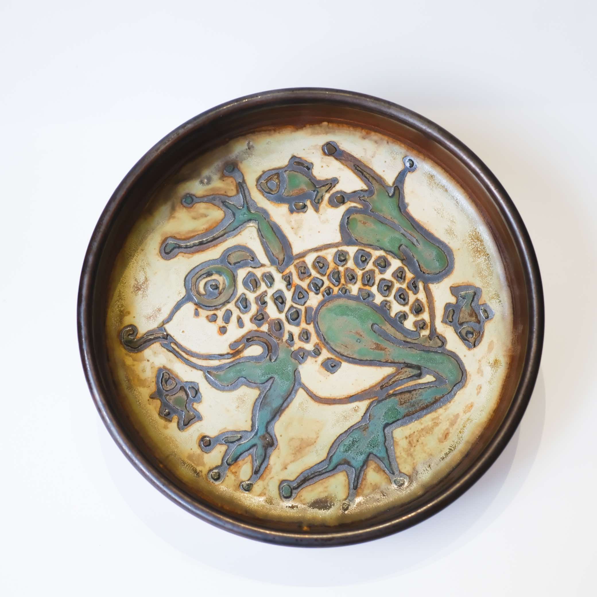 Ceramic Etched Frog Plate