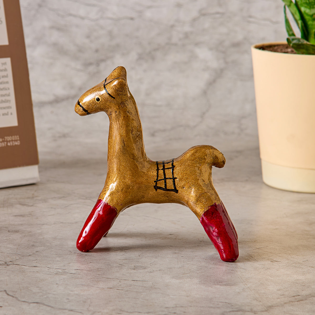 Galar Horse- Ochre (Shellac Horse)