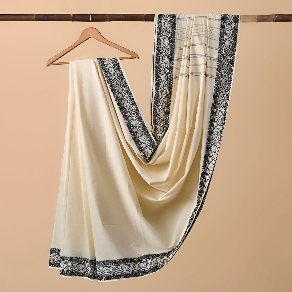 Santipuri Black Border