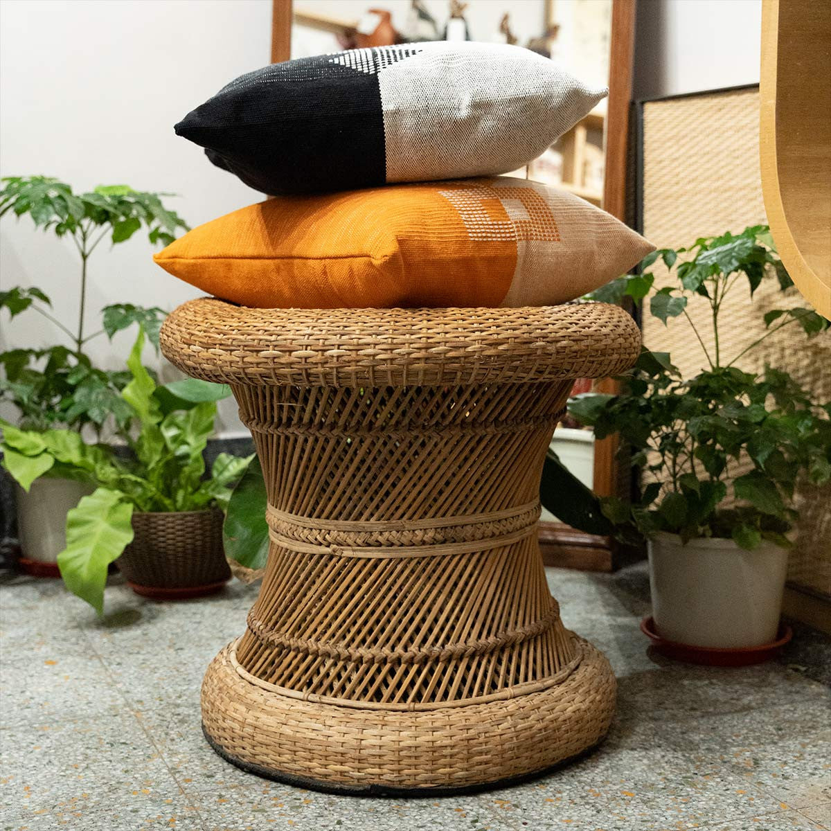 Cane Mora (Stool)- 18" Diameter