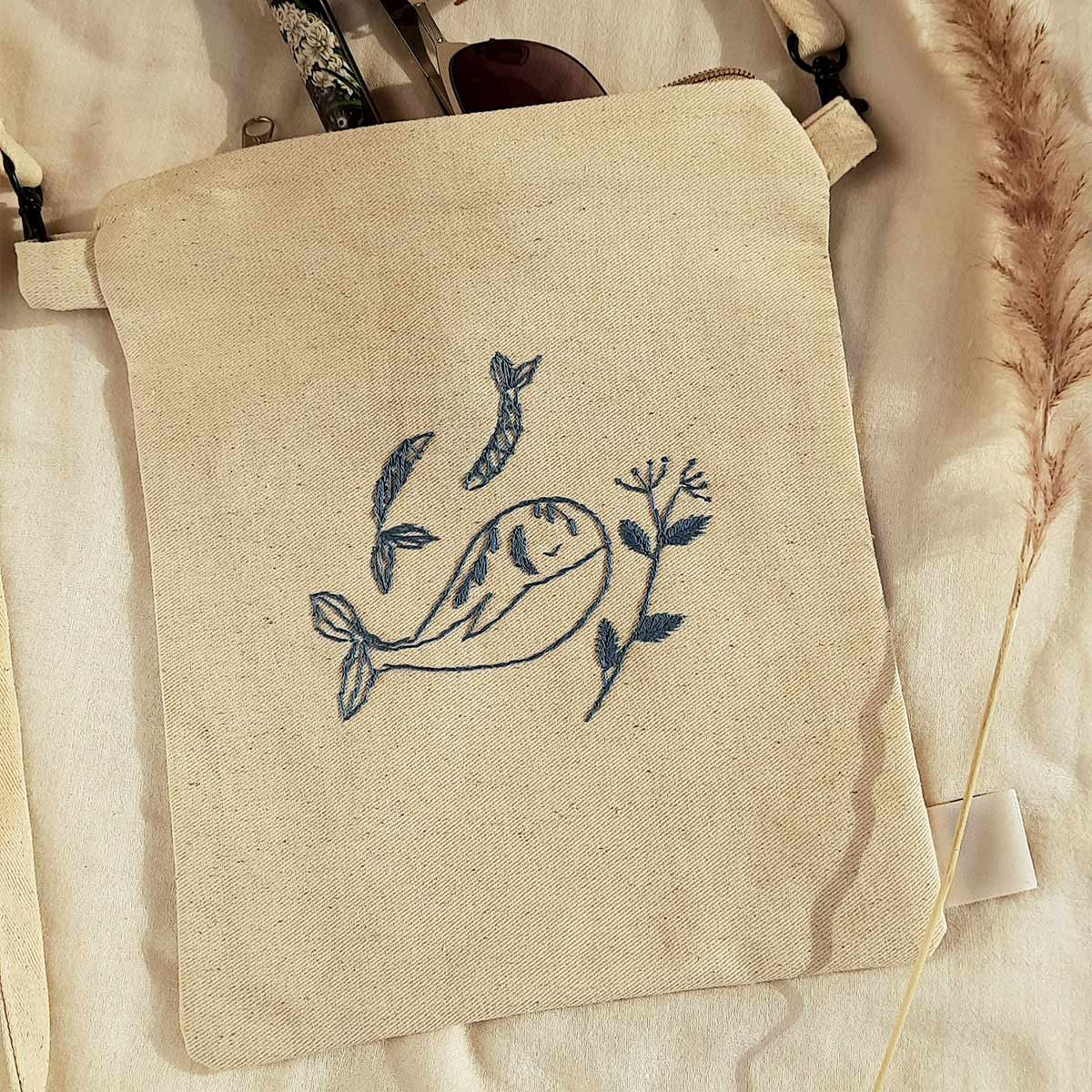 'OH Whale' Sling Bag